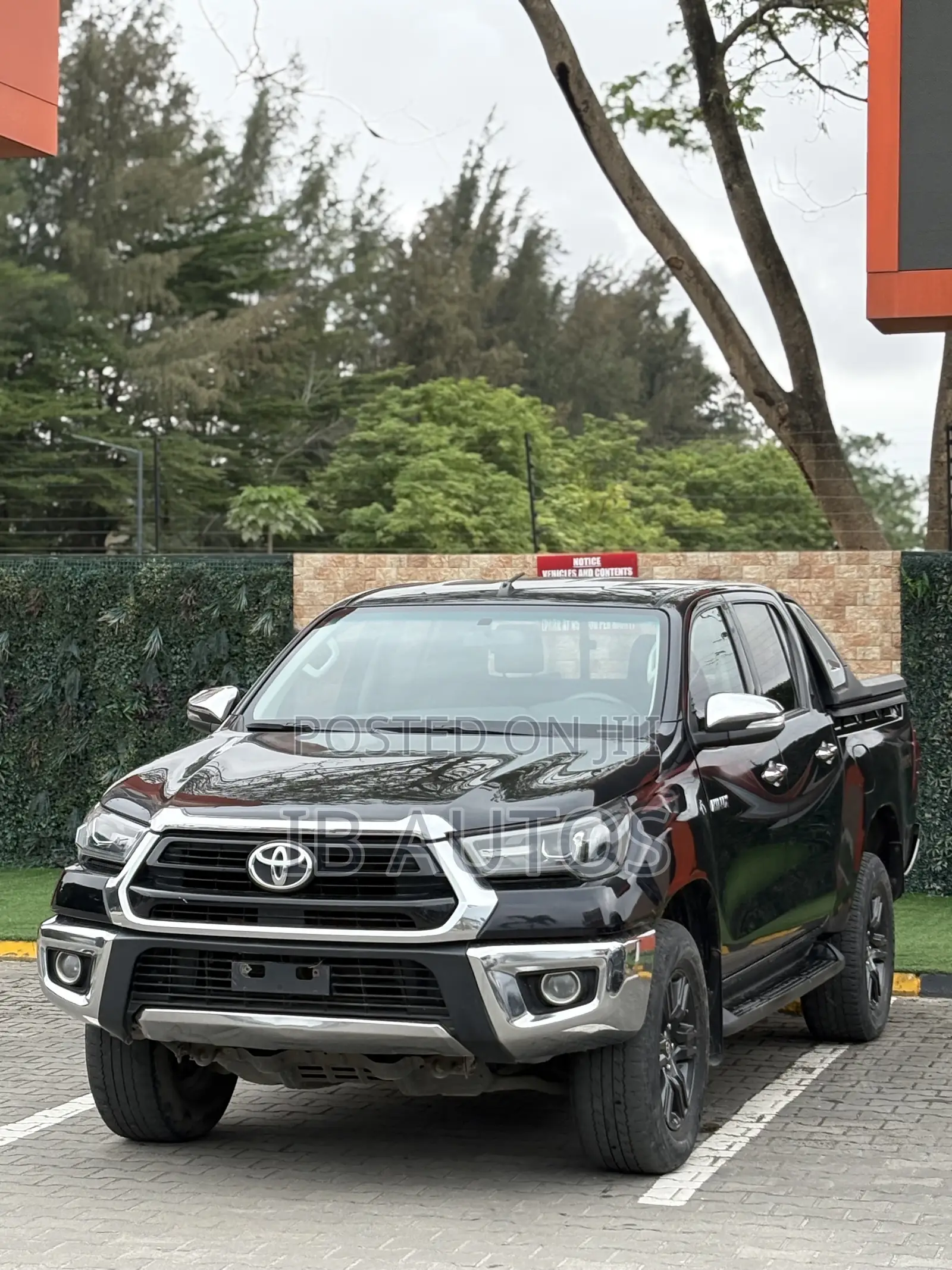 Toyota Hilux 2023 Black
