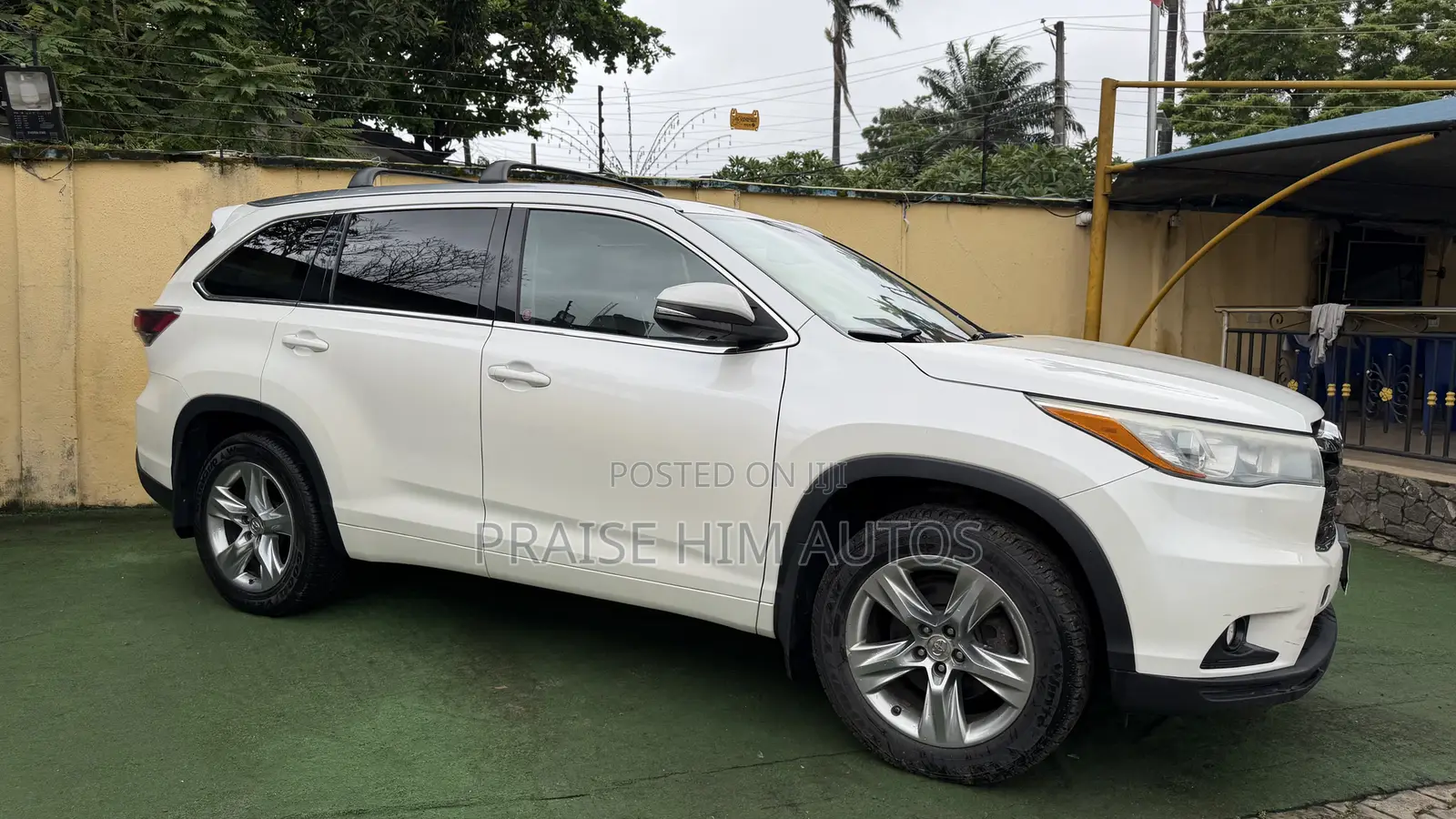 Toyota Highlander Limited Platinum 4dr SUV AWD (3.5L 6cyl 6A) 2015