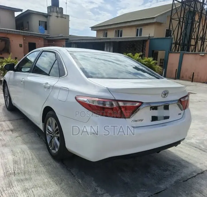 Toyota Camry 2016 White