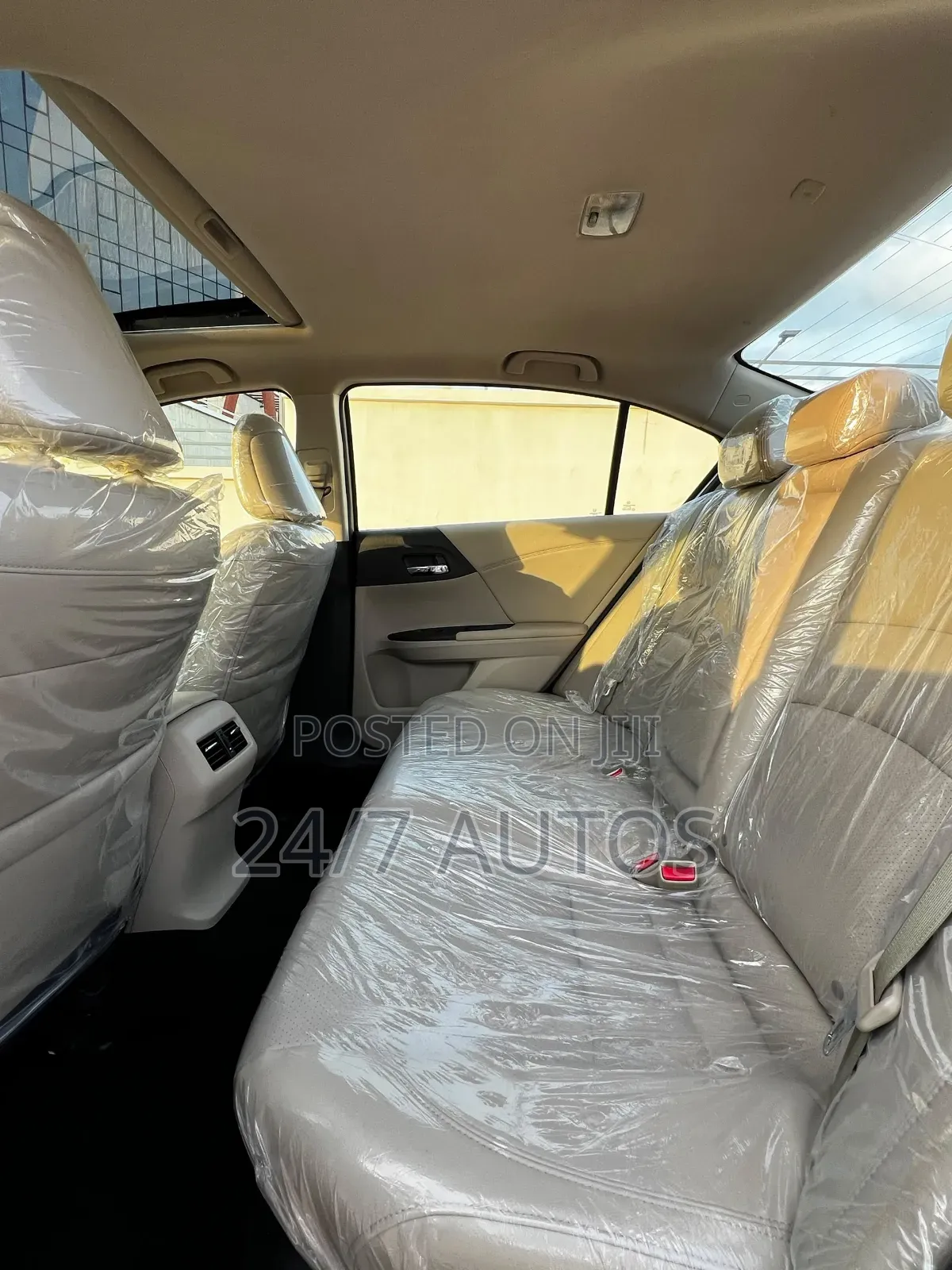 Honda Accord Touring 4dr Sedan FWD (3.5L 6cyl 6A) 2016 White