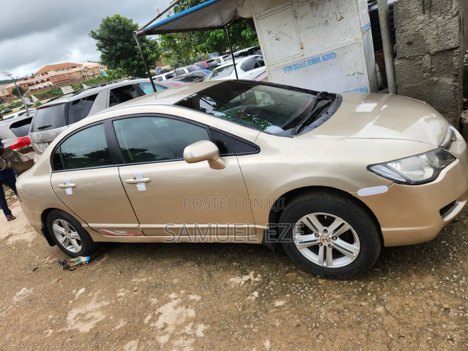 Honda Civic 2027 Gold