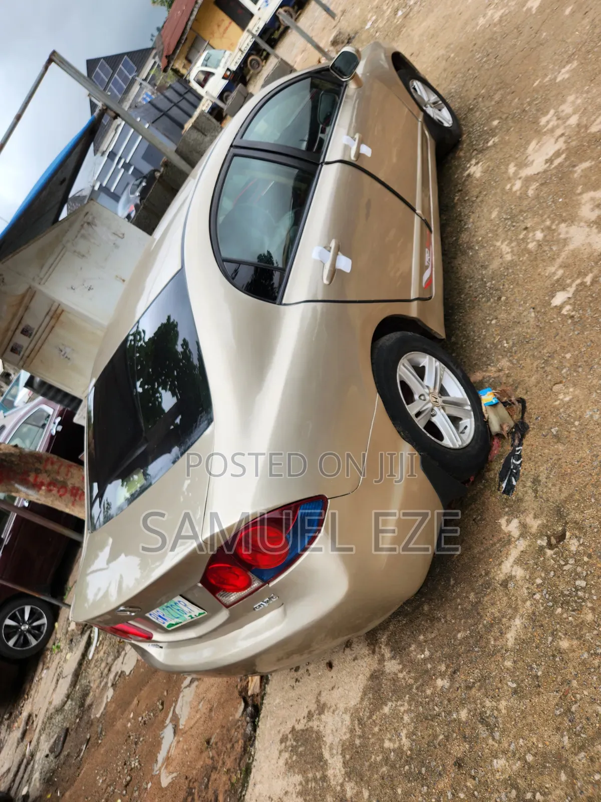Honda Civic 2027 Gold