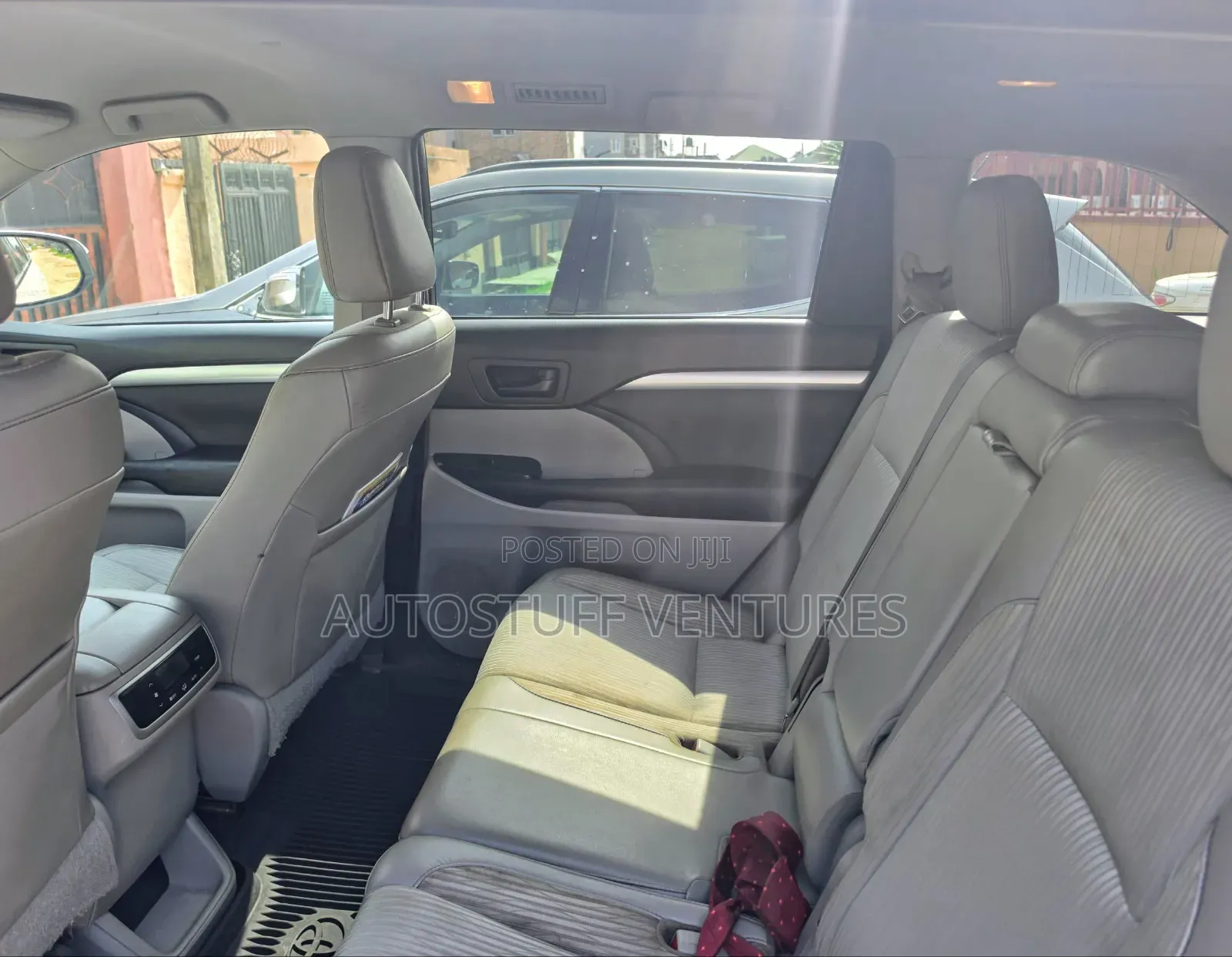 Toyota Highlander XLE 4x4 V6 (3.5L 6cyl 8A) 2017 White