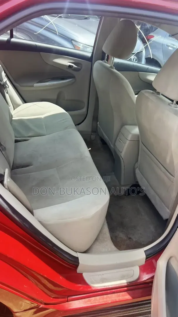 Toyota Corolla LE 4dr Sedan (1.8L 4cyl 4A) 2011 Red