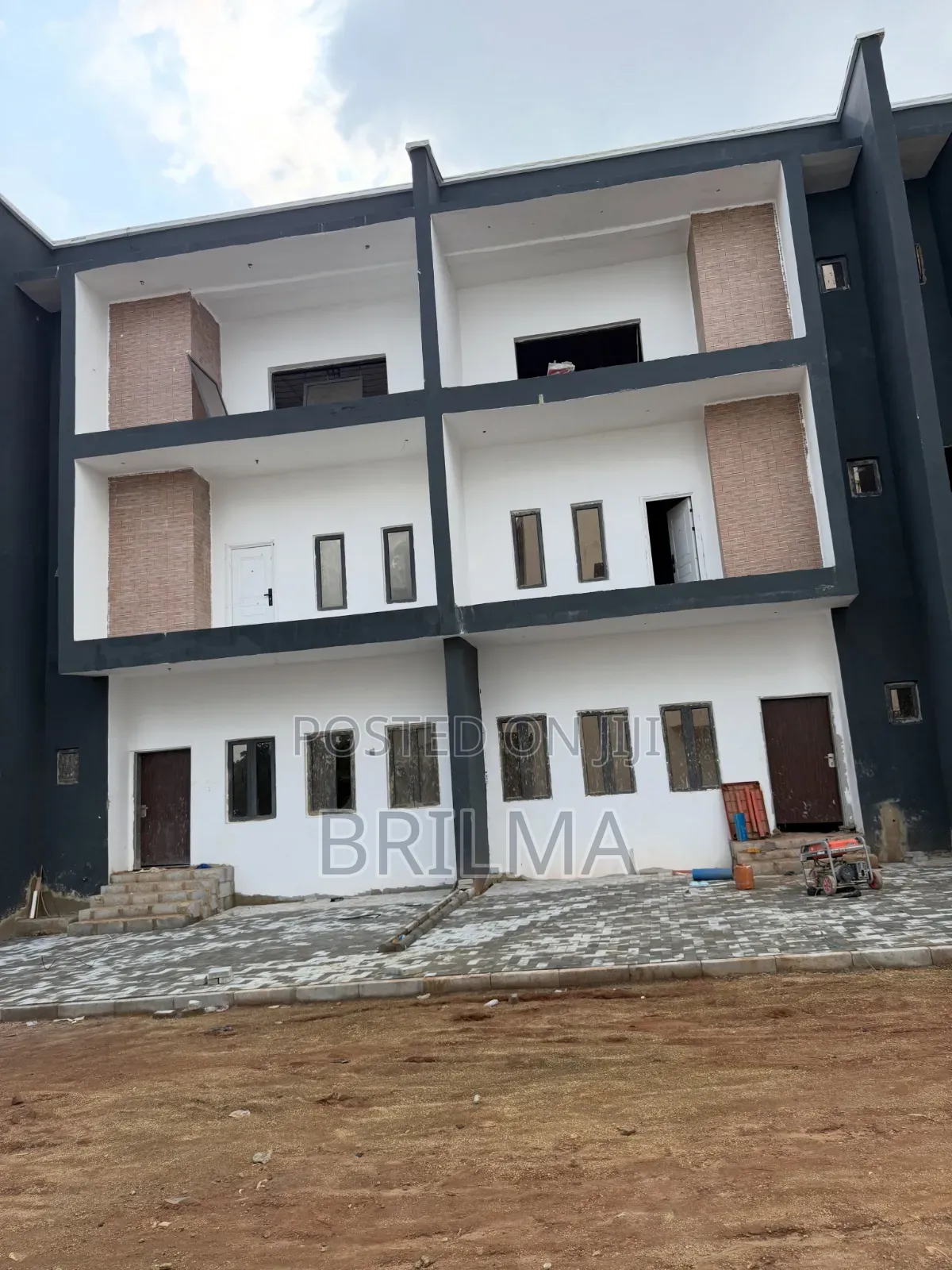 4bdrm Duplex in Mabushi for sale