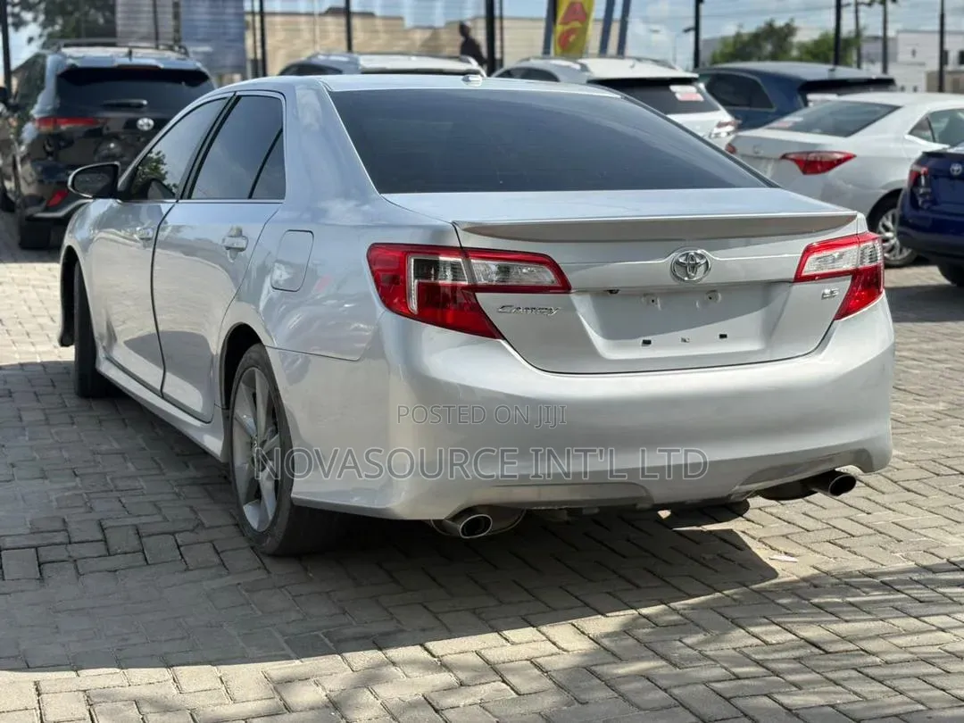 Toyota Camry 2013 Silver