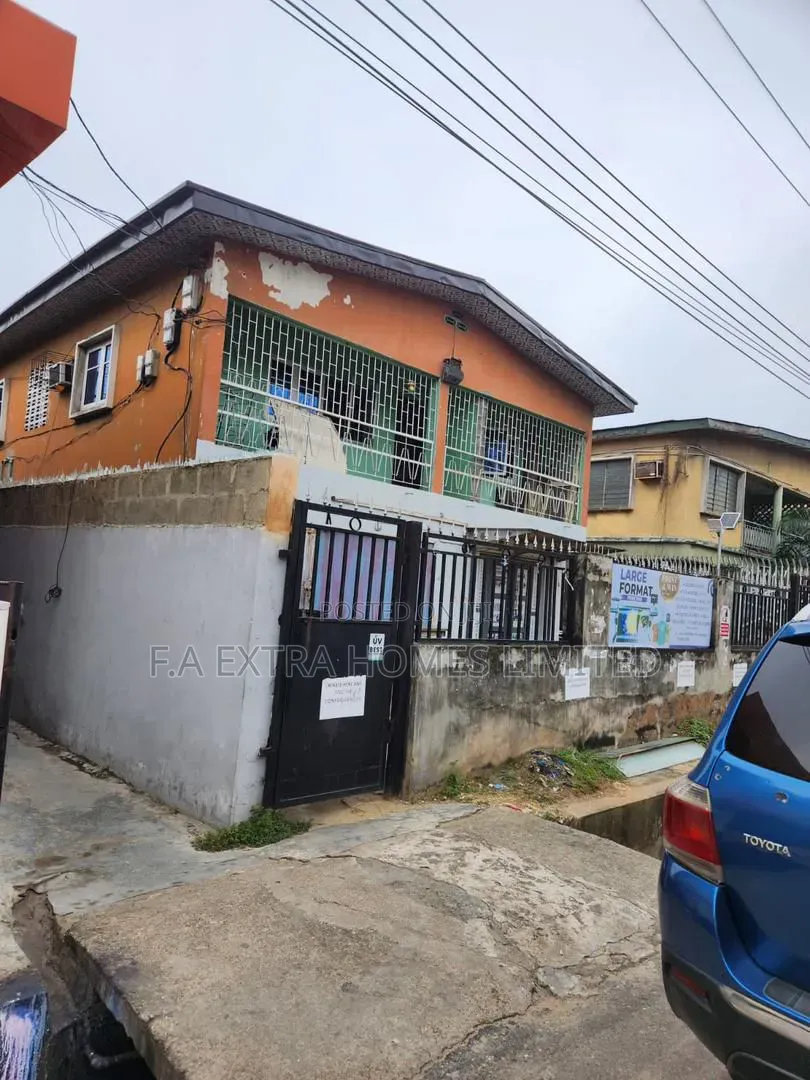 3bdrm Block of Flats in Shomolu / Shomolu for sale