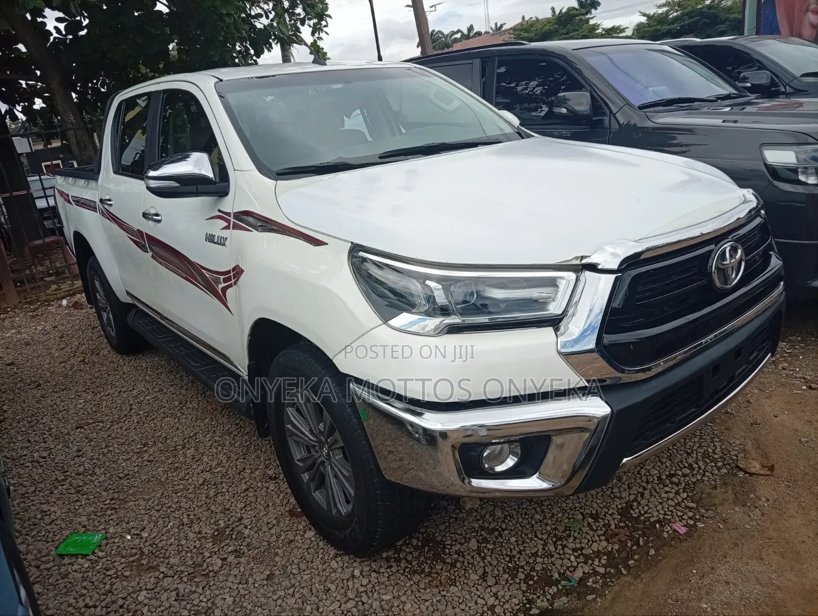 Toyota Hilux 2021 White