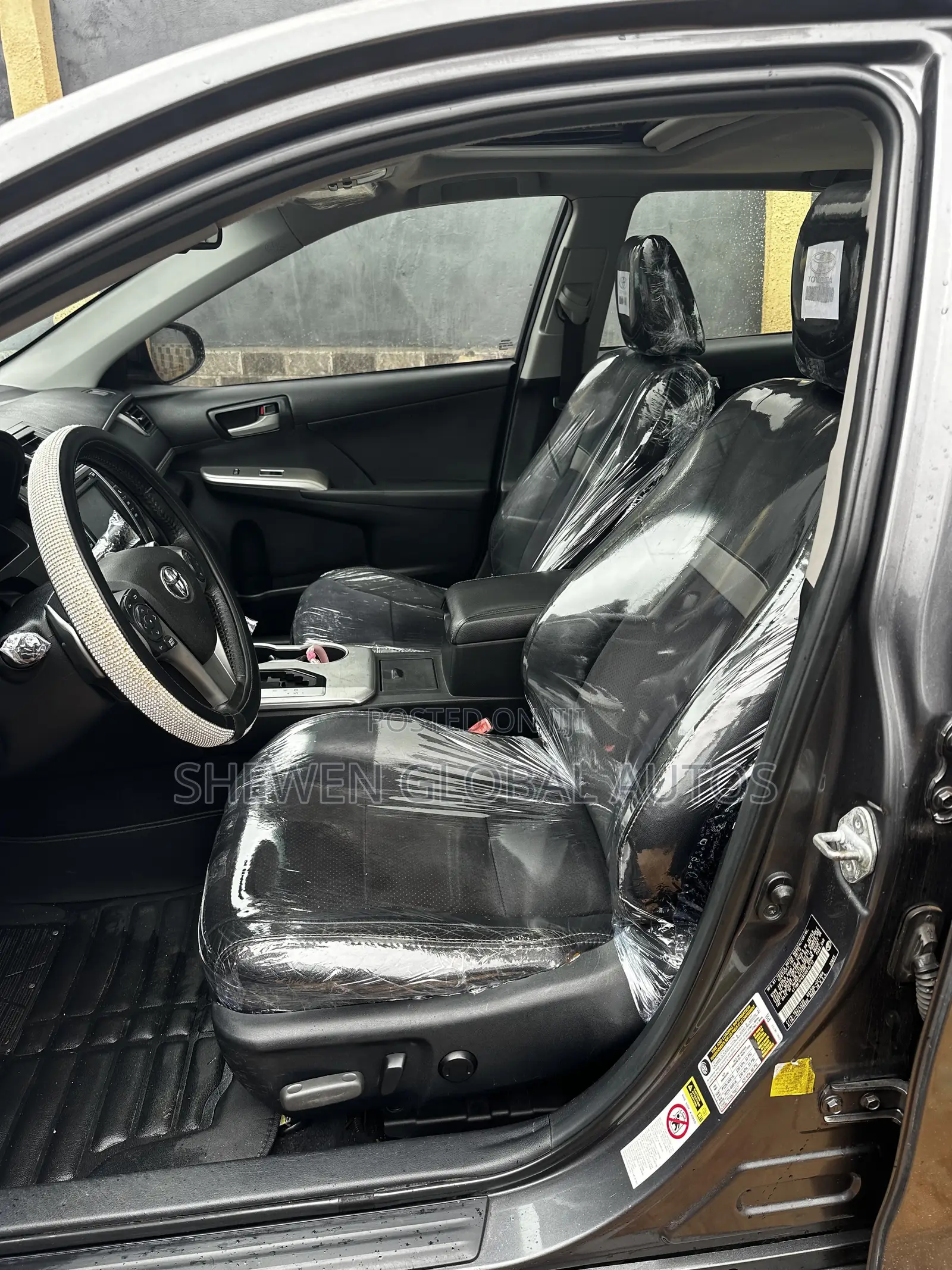Toyota Camry SE V6 4dr Sedan (3.5L 6cyl 6A) 2013 Gray