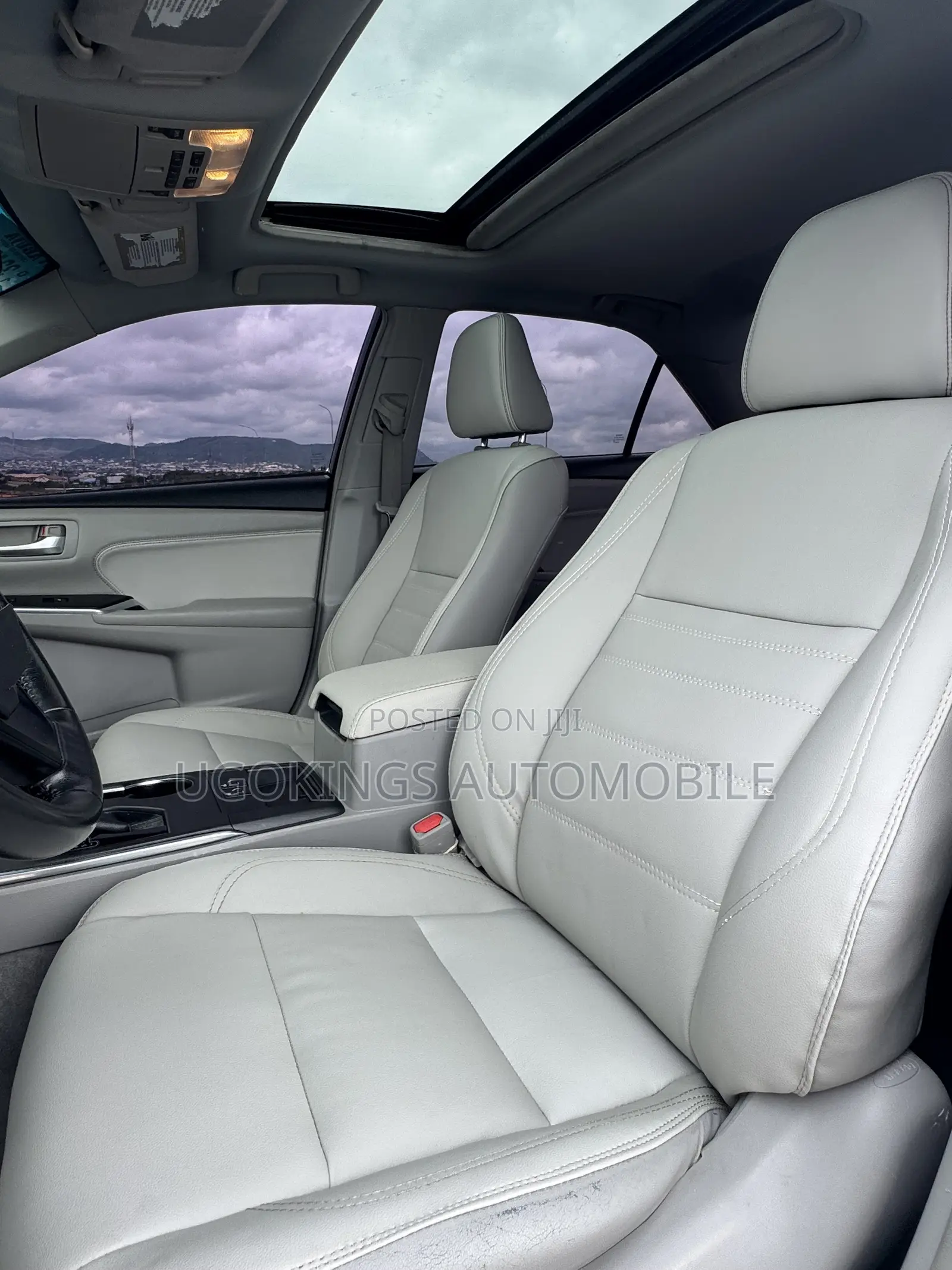 Toyota Camry XLE 4dr Sedan (2.5L 4cyl 6A) 2016 White