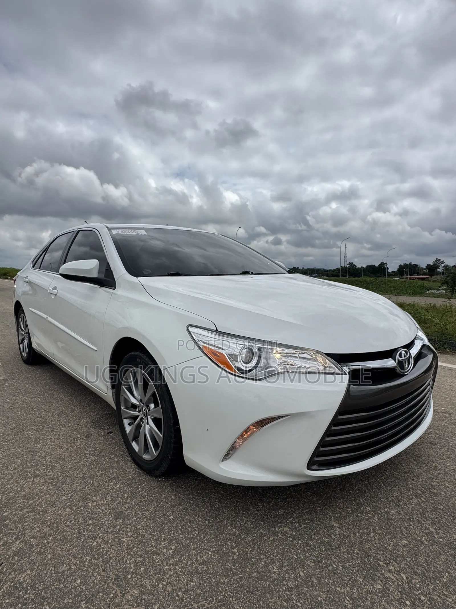 Toyota Camry XLE 4dr Sedan (2.5L 4cyl 6A) 2016 White