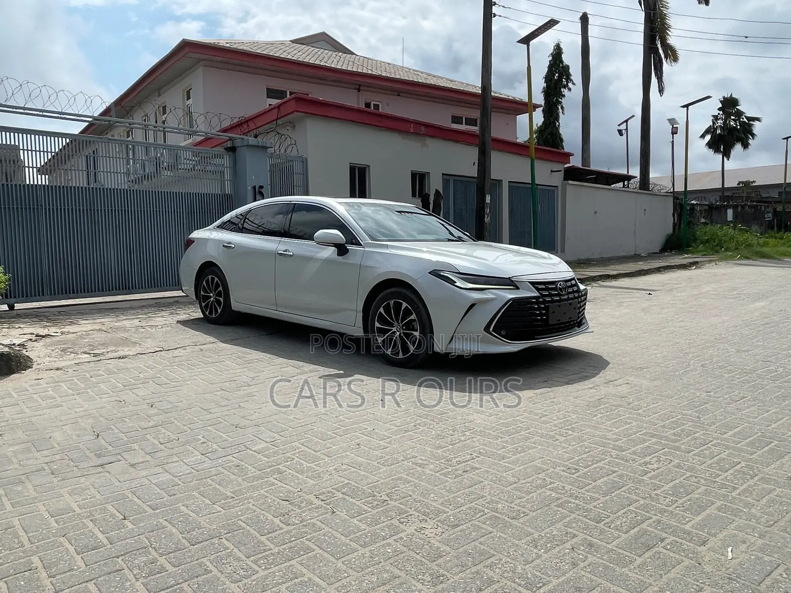 Toyota Avalon Limited 2022 White