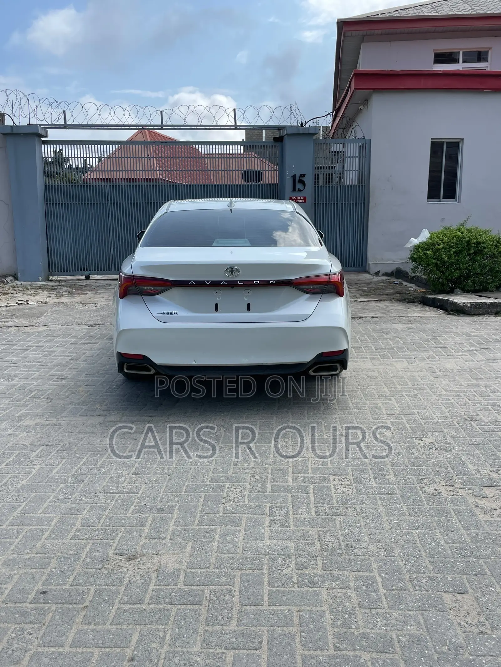 Toyota Avalon Limited 2022 White