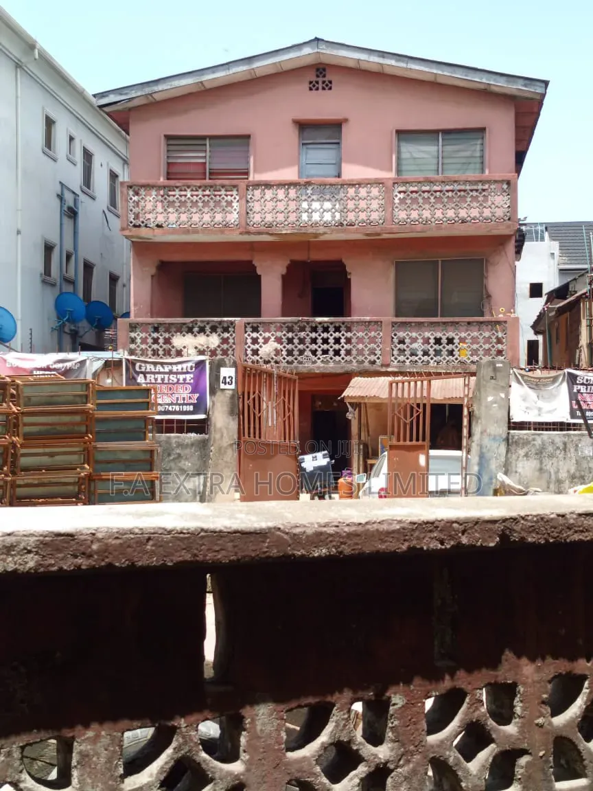 2bdrm Block of Flats in Shomolu / Shomolu for sale