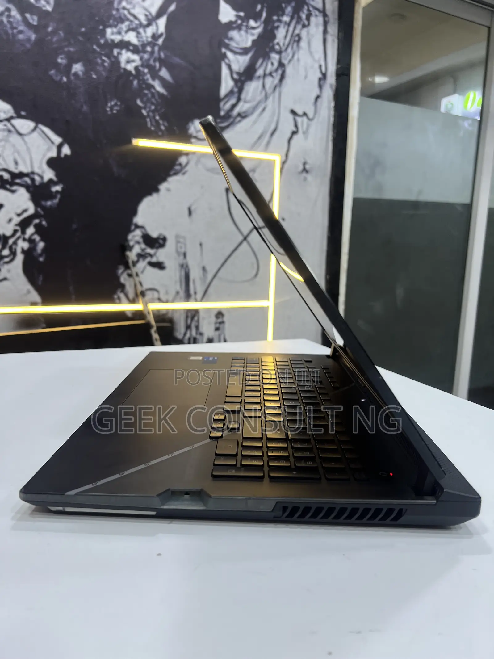 Laptop Asus ROG Strix SCAR 17 32GB Intel Core i9 SSD 1T
