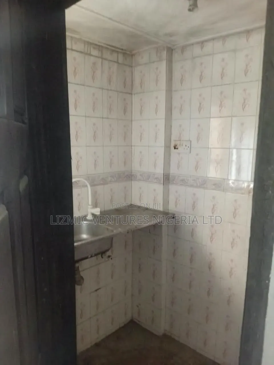 1bdrm Bedsitter in Governor Road, Igando / Ikotun/Igando for rent