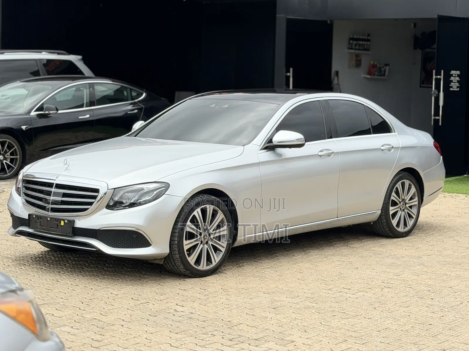 Mercedes-Benz E400 2019 Silver