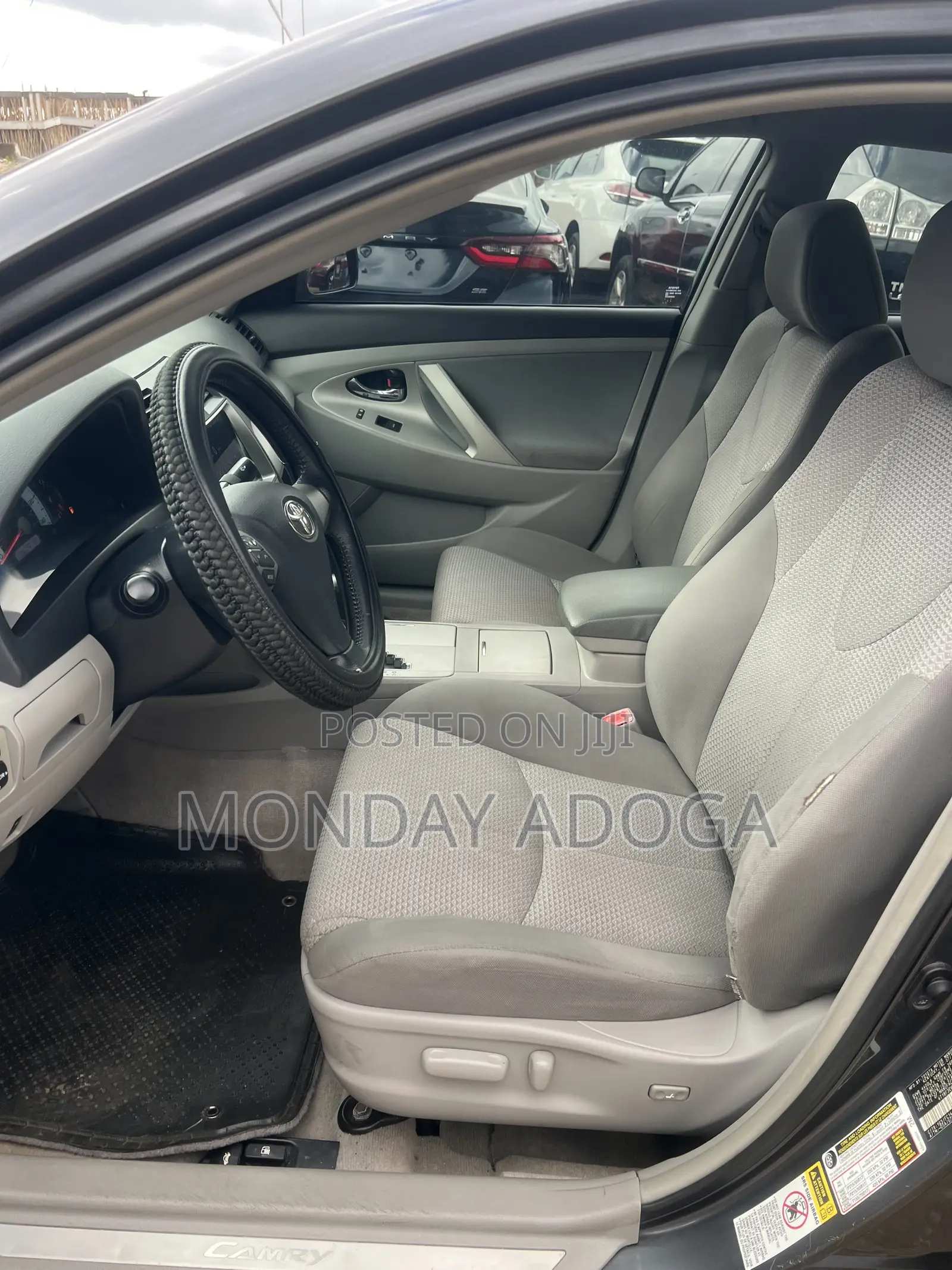 Toyota Camry SE 4dr Sedan (2.5L 4cyl 6AM) 2010 Gray