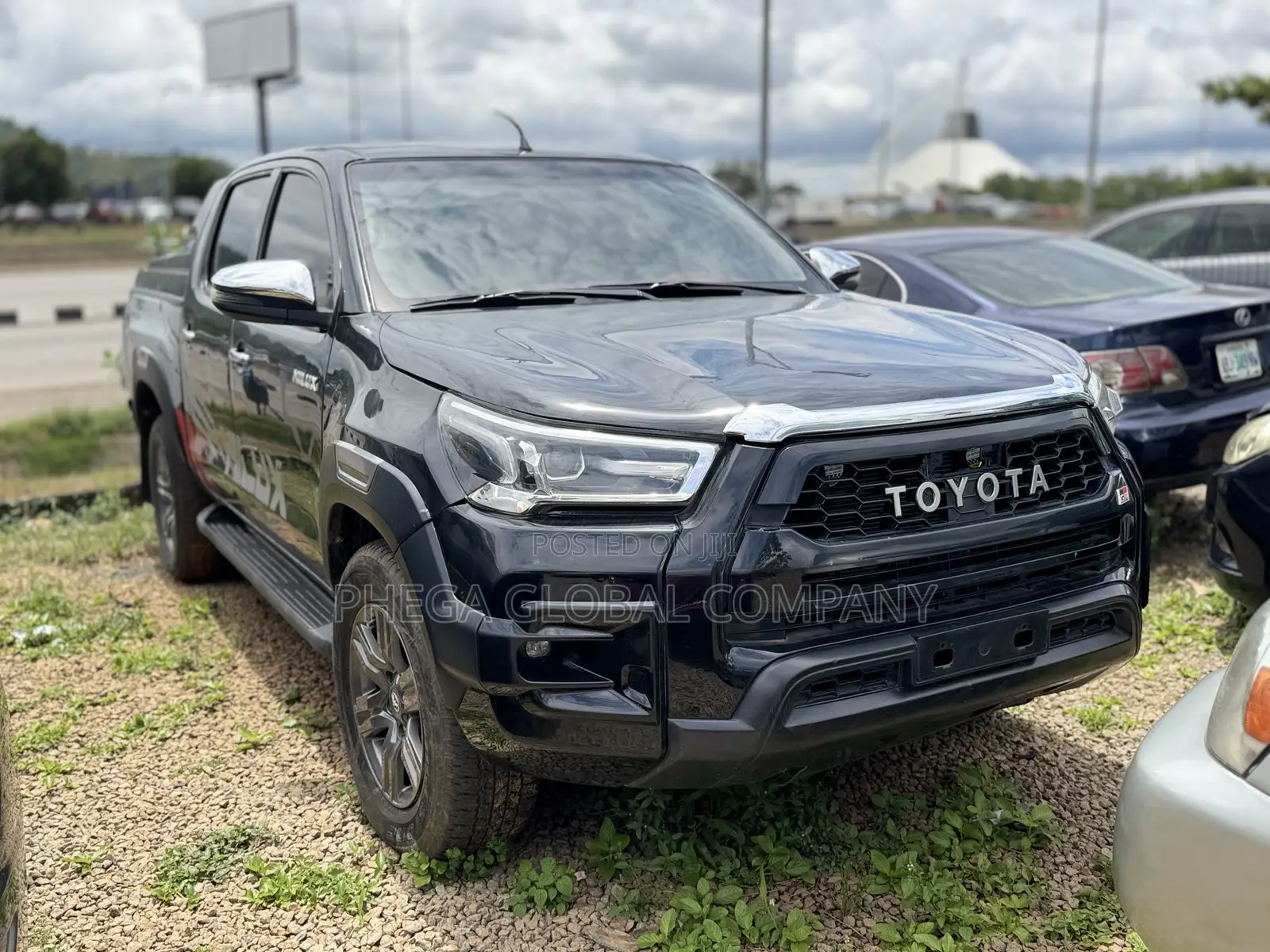 Toyota Hilux WORKMATE 4x4 2013 Black