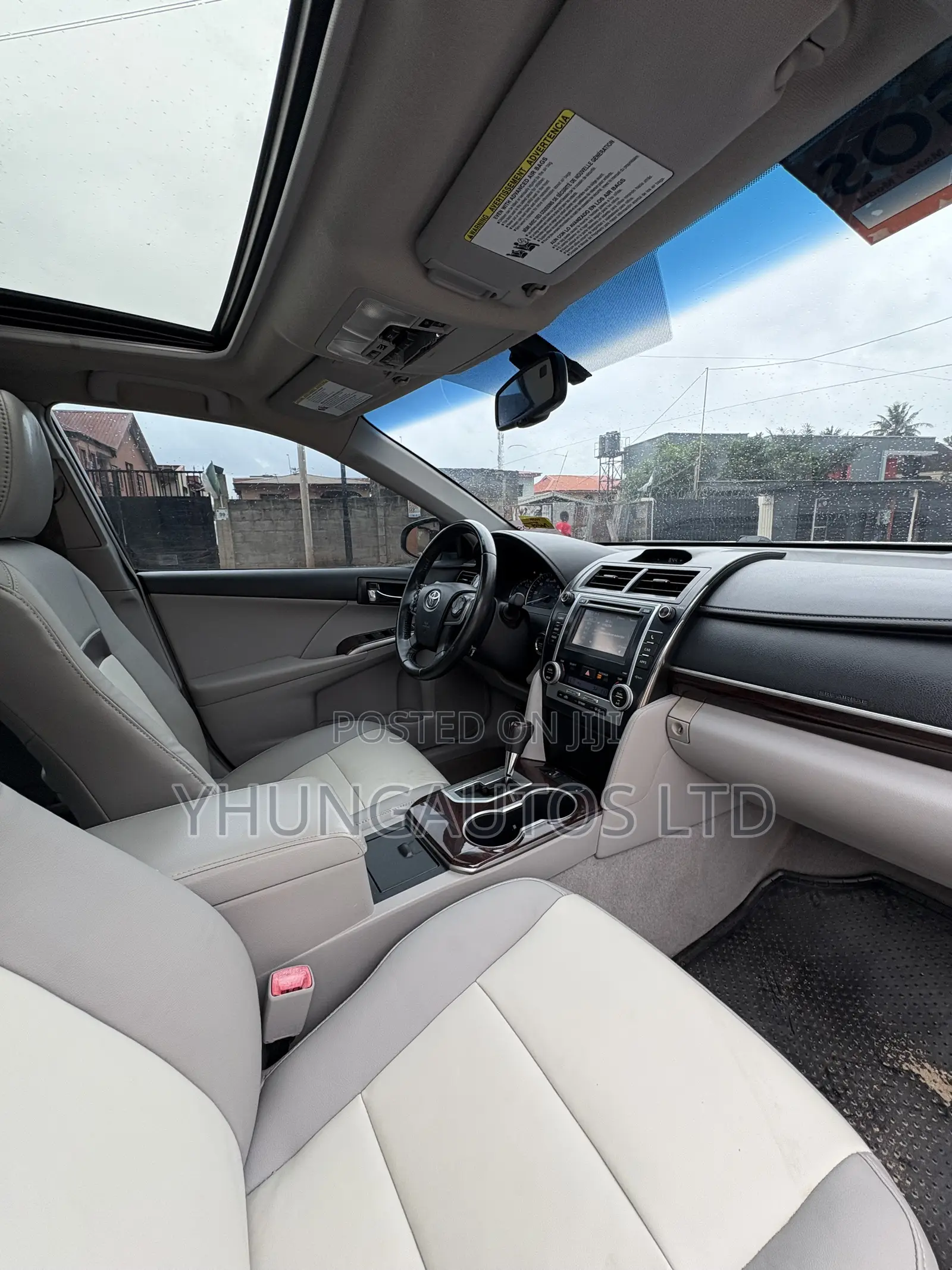 Toyota Camry XLE V6 4dr Sedan (3.5L 6cyl 6A) 2012 White