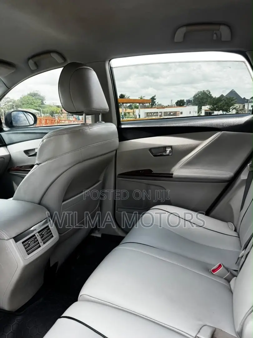 Toyota Venza V6 AWD 2010 Blue