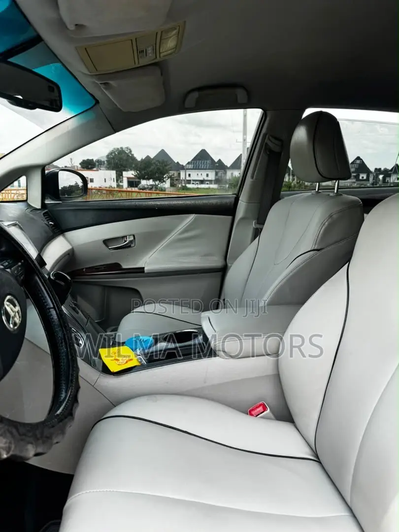 Toyota Venza V6 AWD 2010 Blue