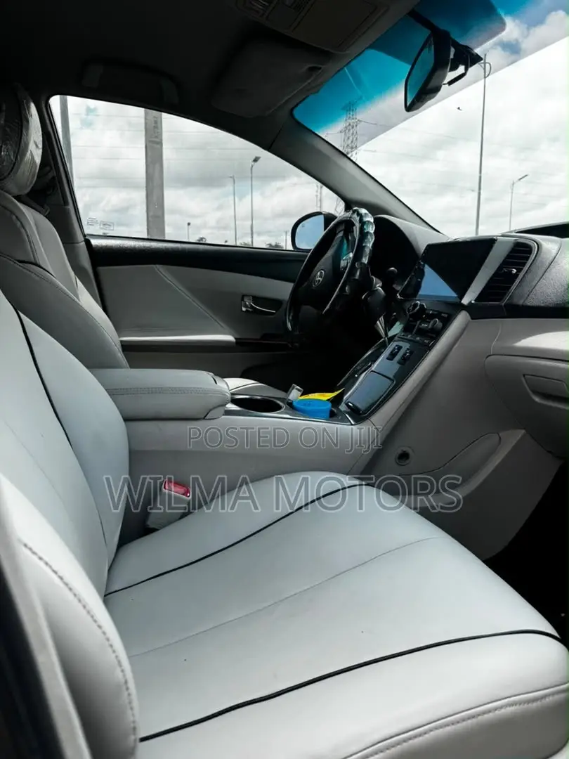 Toyota Venza V6 AWD 2010 Blue