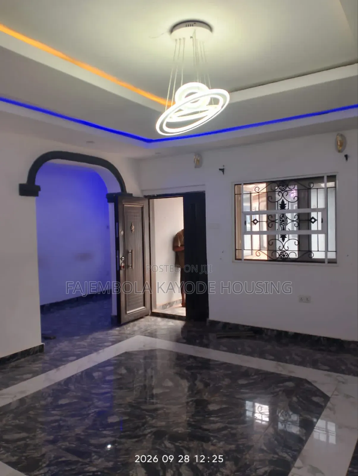 2bdrm Block of Flats in Olusoji Close, Oluyole Estate for rent