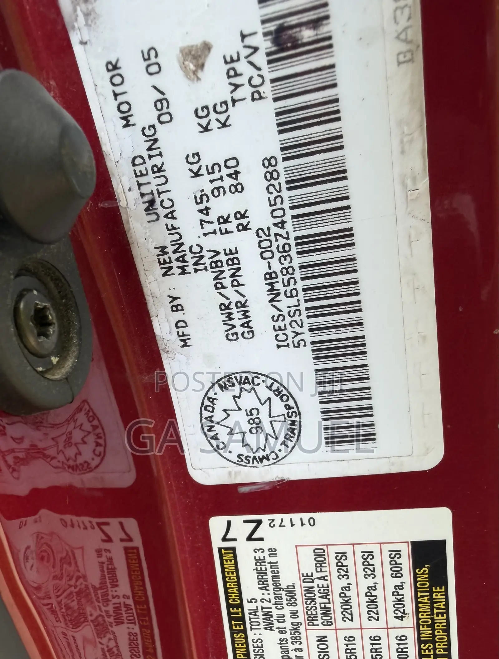 Pontiac Vibe 2006 Maroon
