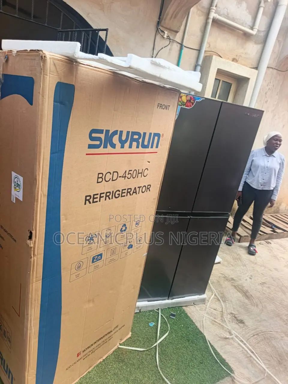 SkyRun BCD-450HC Spacious Food Storage