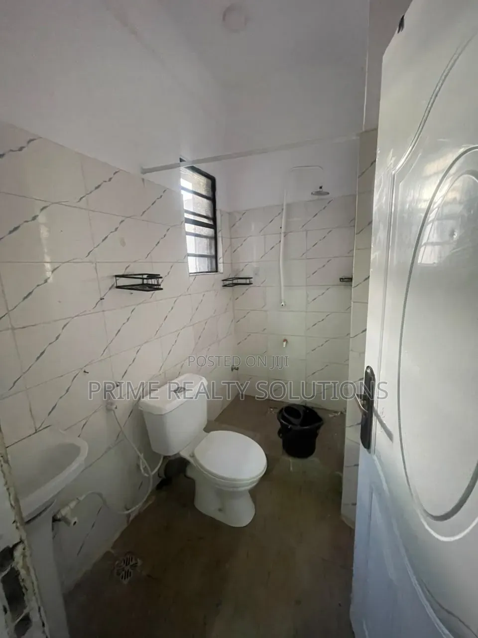Mini Flat in Osapa london for rent