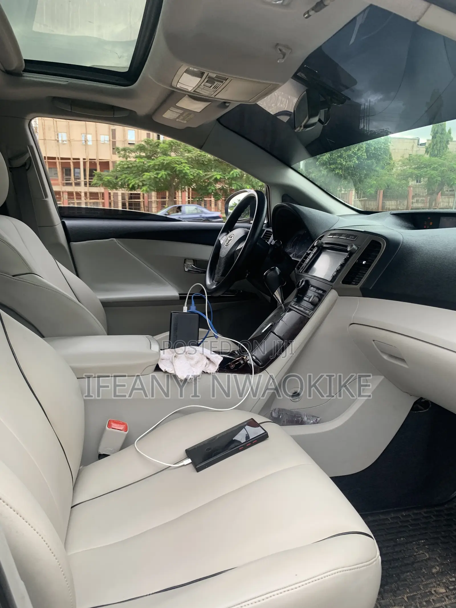 Toyota Venza AWD 2010 Silver