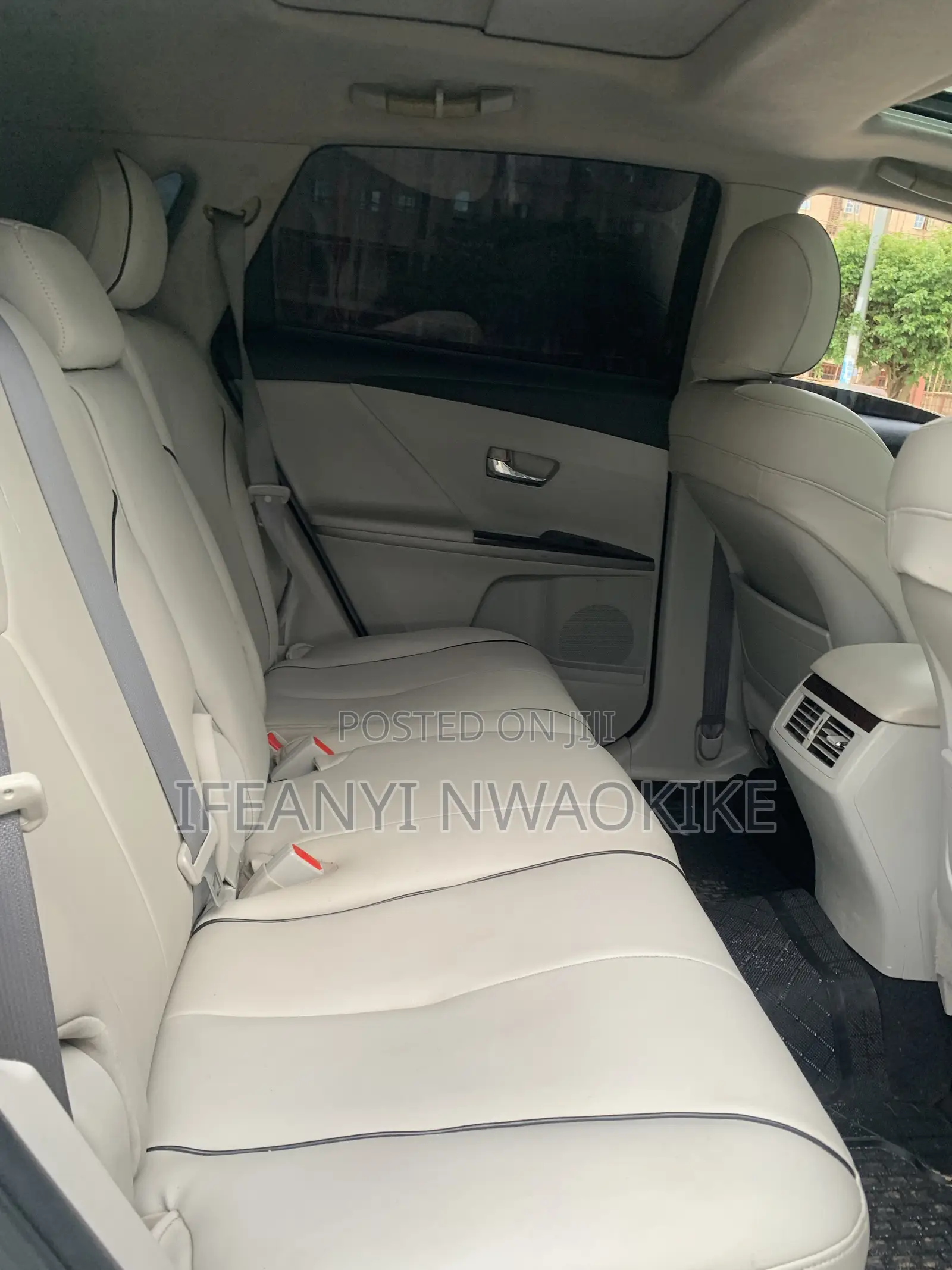 Toyota Venza AWD 2010 Silver