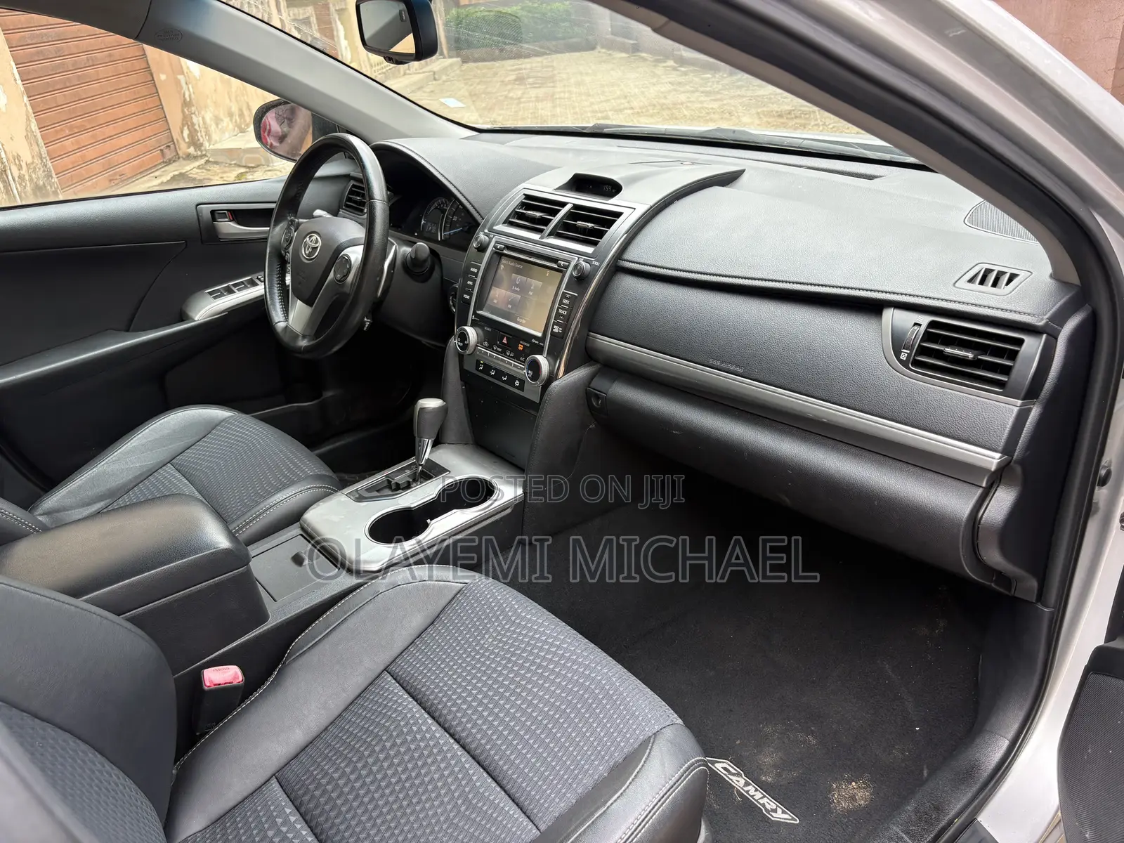 Toyota Camry SE 4dr Sedan (3.5L 6cyl 6A) 2014 Silver