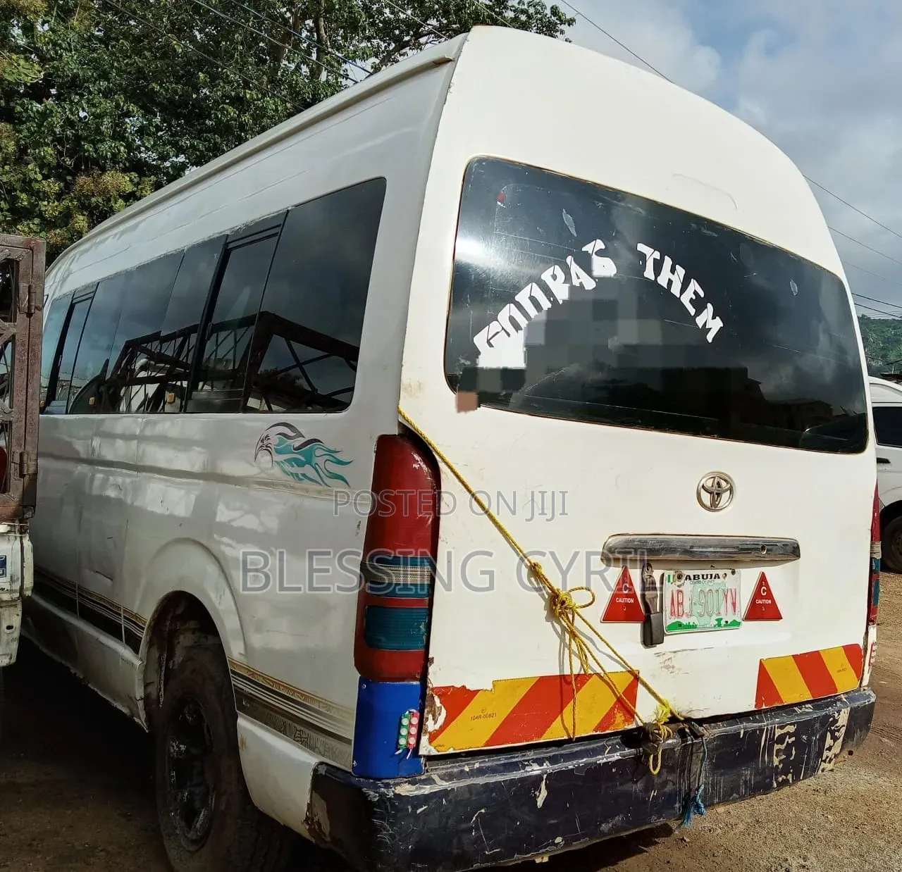 Toyota HiAce 2013 White
