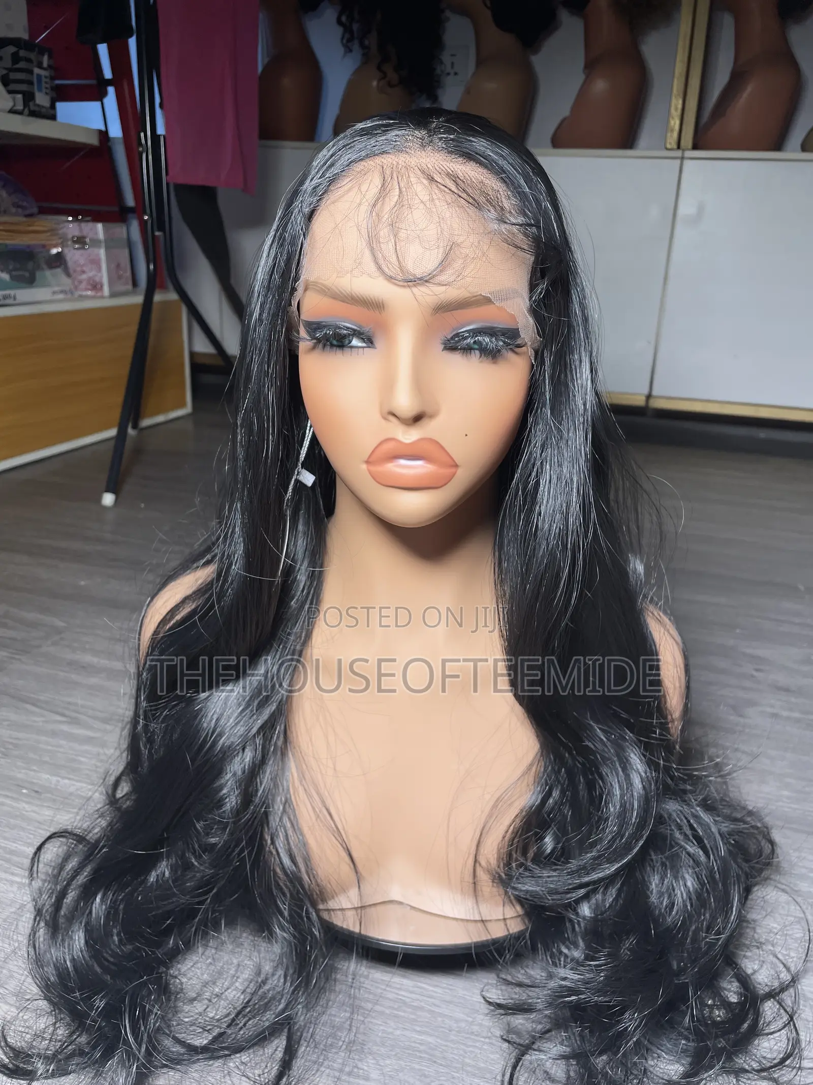 Full Frontal Fitura Wig