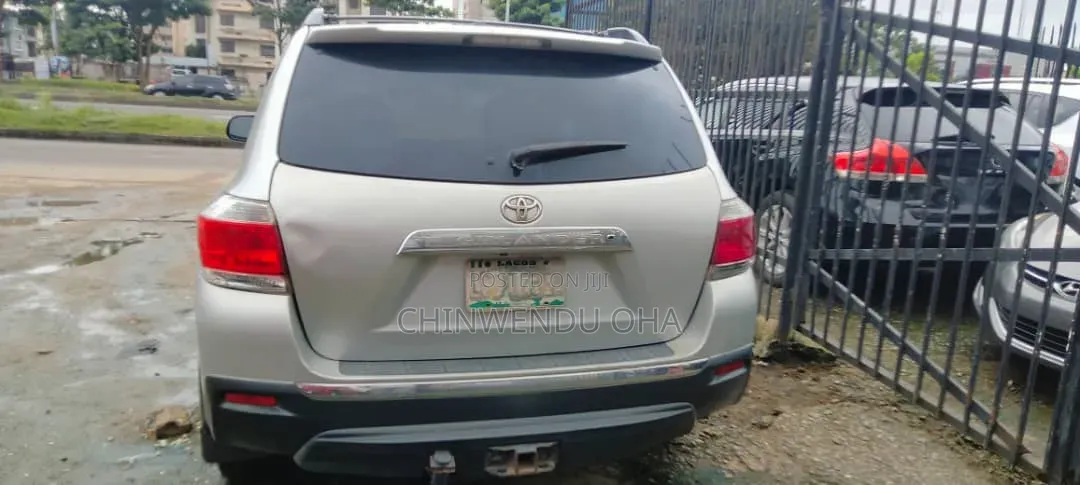 Toyota Highlander 2012 Silver