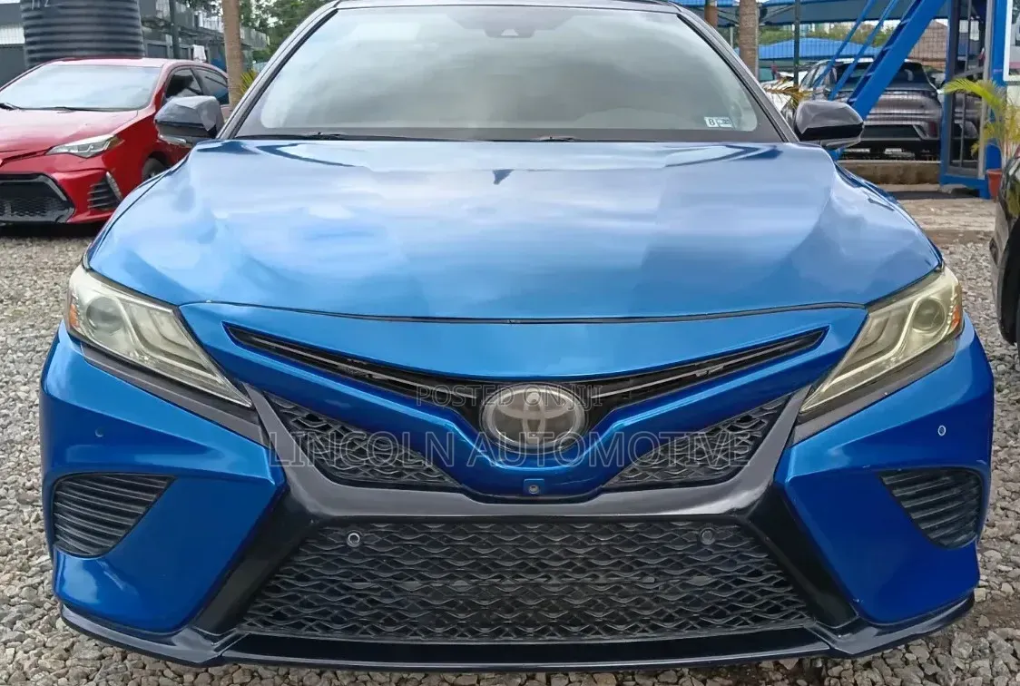 Toyota Camry XSE (2.5L 4cyl 8A) 2019 Blue