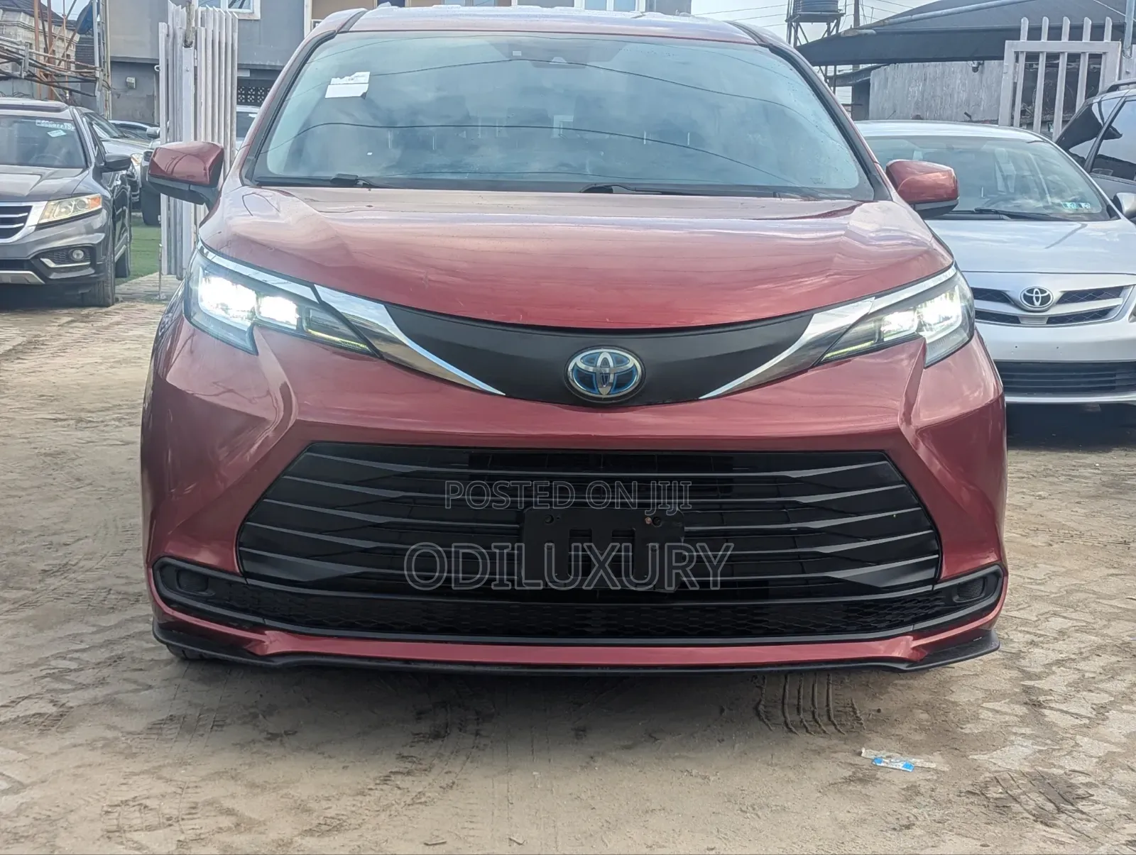 Toyota Sienna LE 8-Passenger 2021 Burgundy