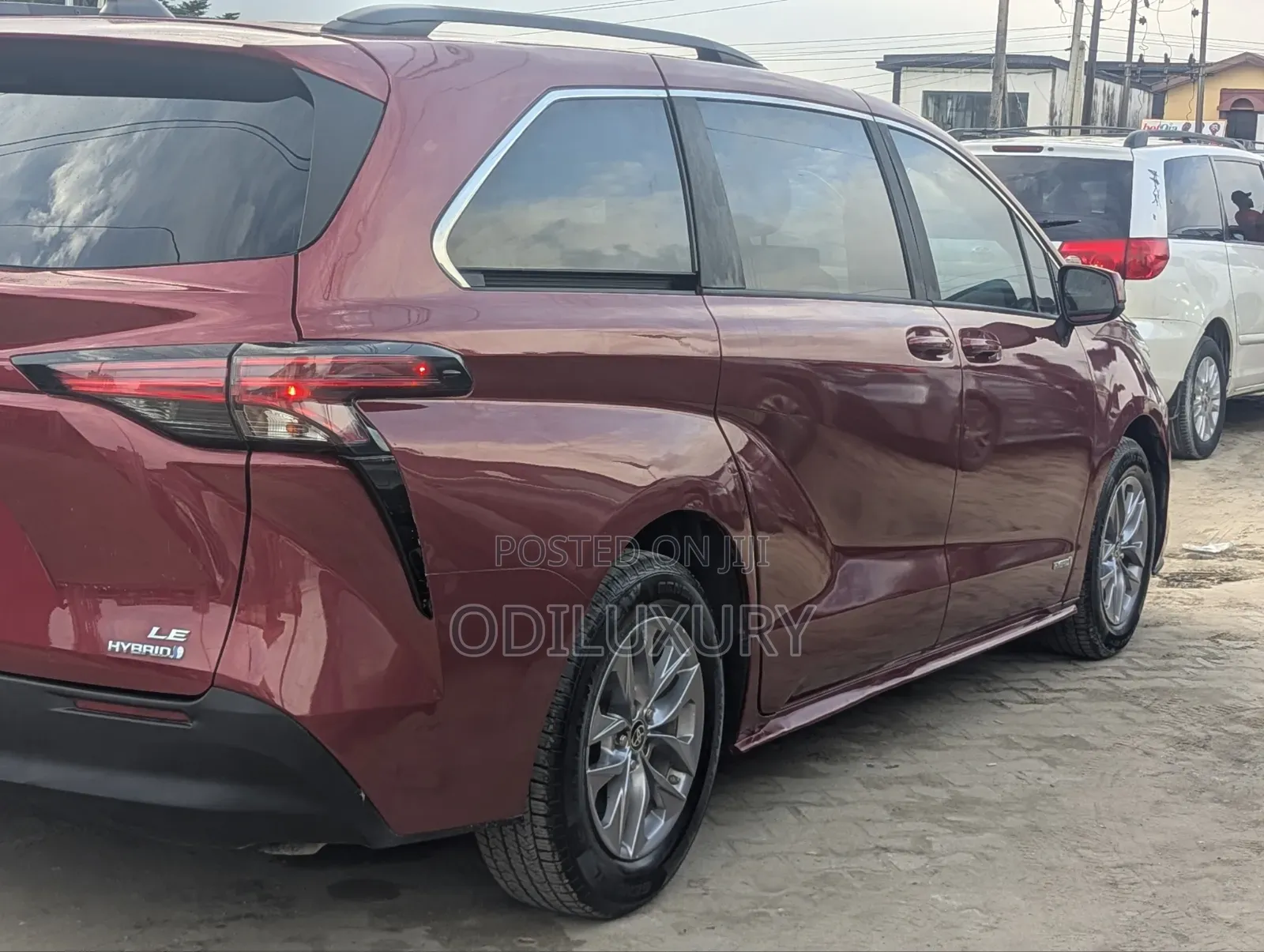 Toyota Sienna LE 8-Passenger 2021 Burgundy
