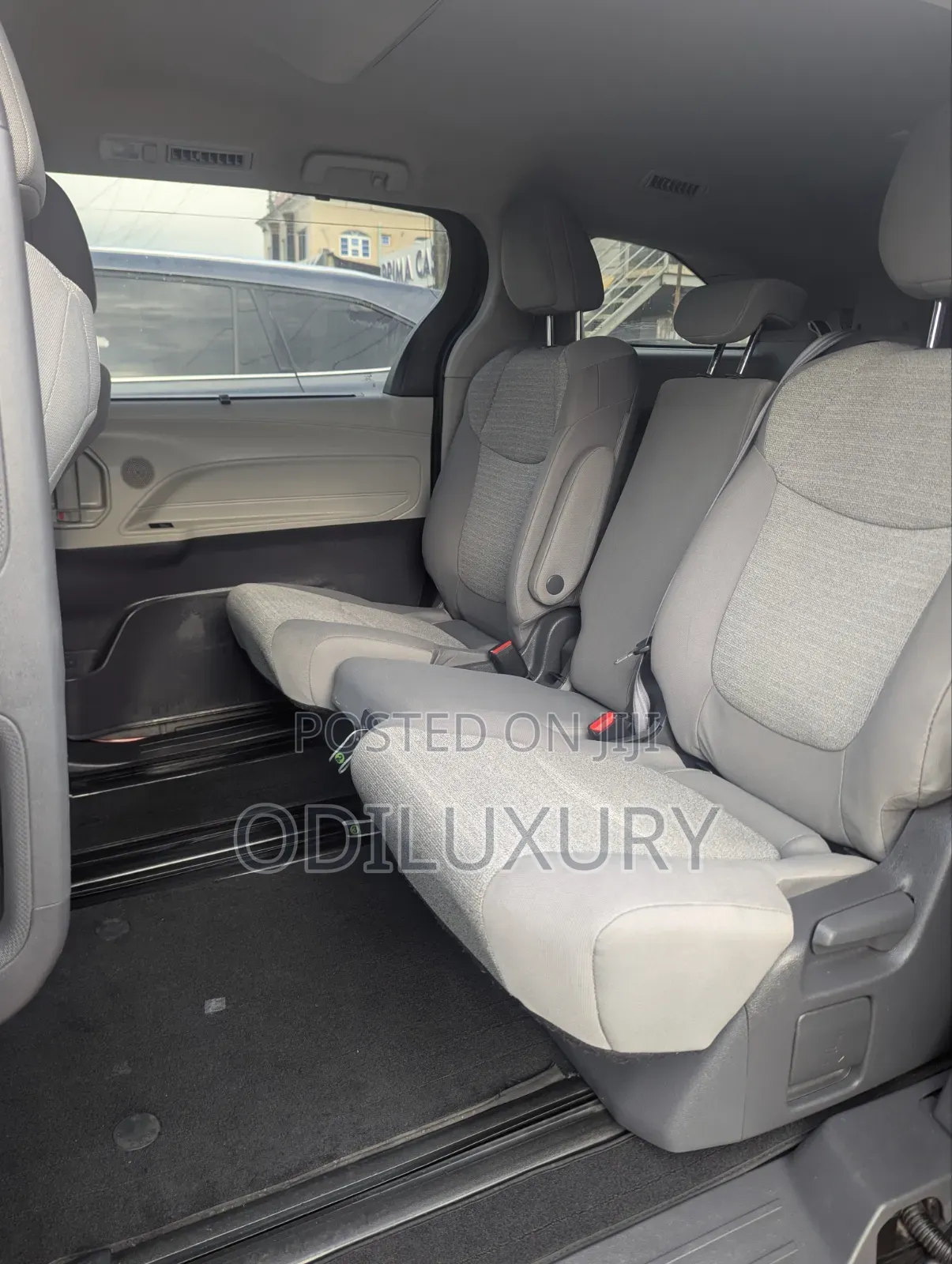 Toyota Sienna LE 8-Passenger 2021 Burgundy
