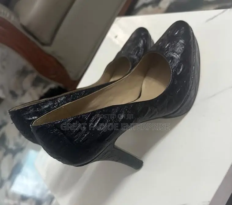 Black Textured Pointed-Toe Court Heels/ Size 36.5