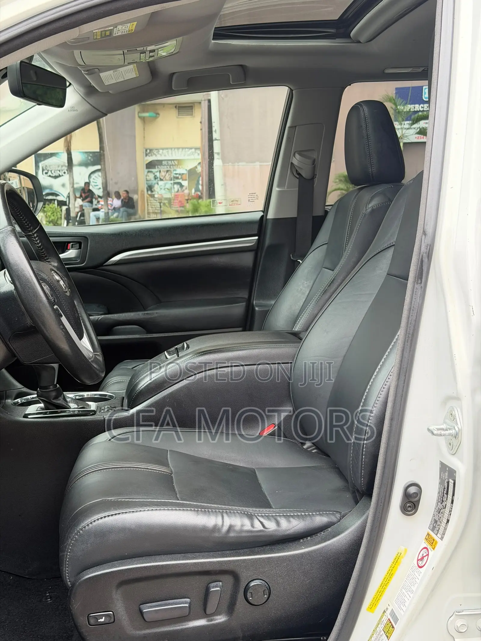 Toyota Highlander SE 4x2 V6 (3.5L 6cyl 8A) 2017 White