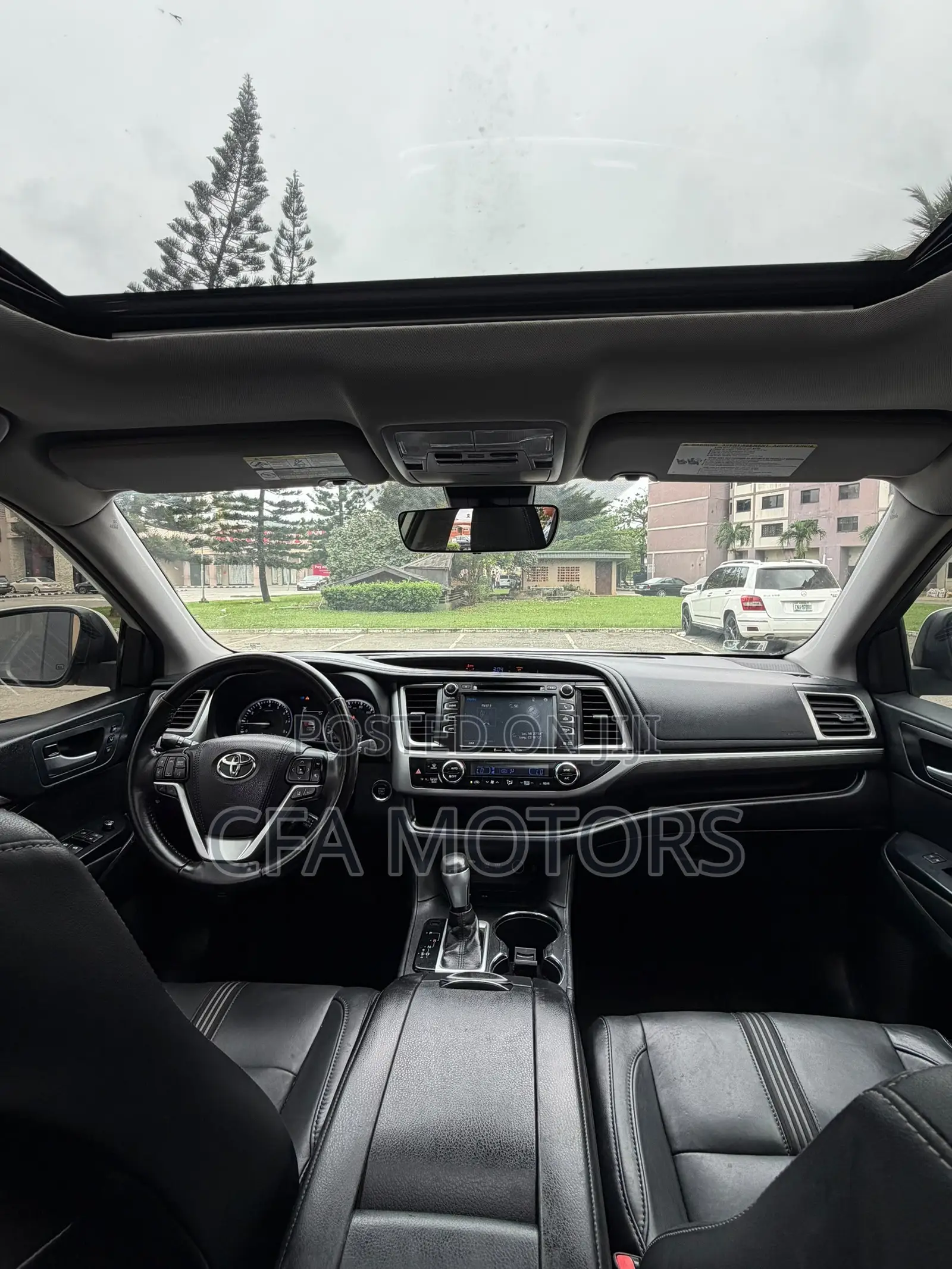 Toyota Highlander SE 4x2 V6 (3.5L 6cyl 8A) 2017 White