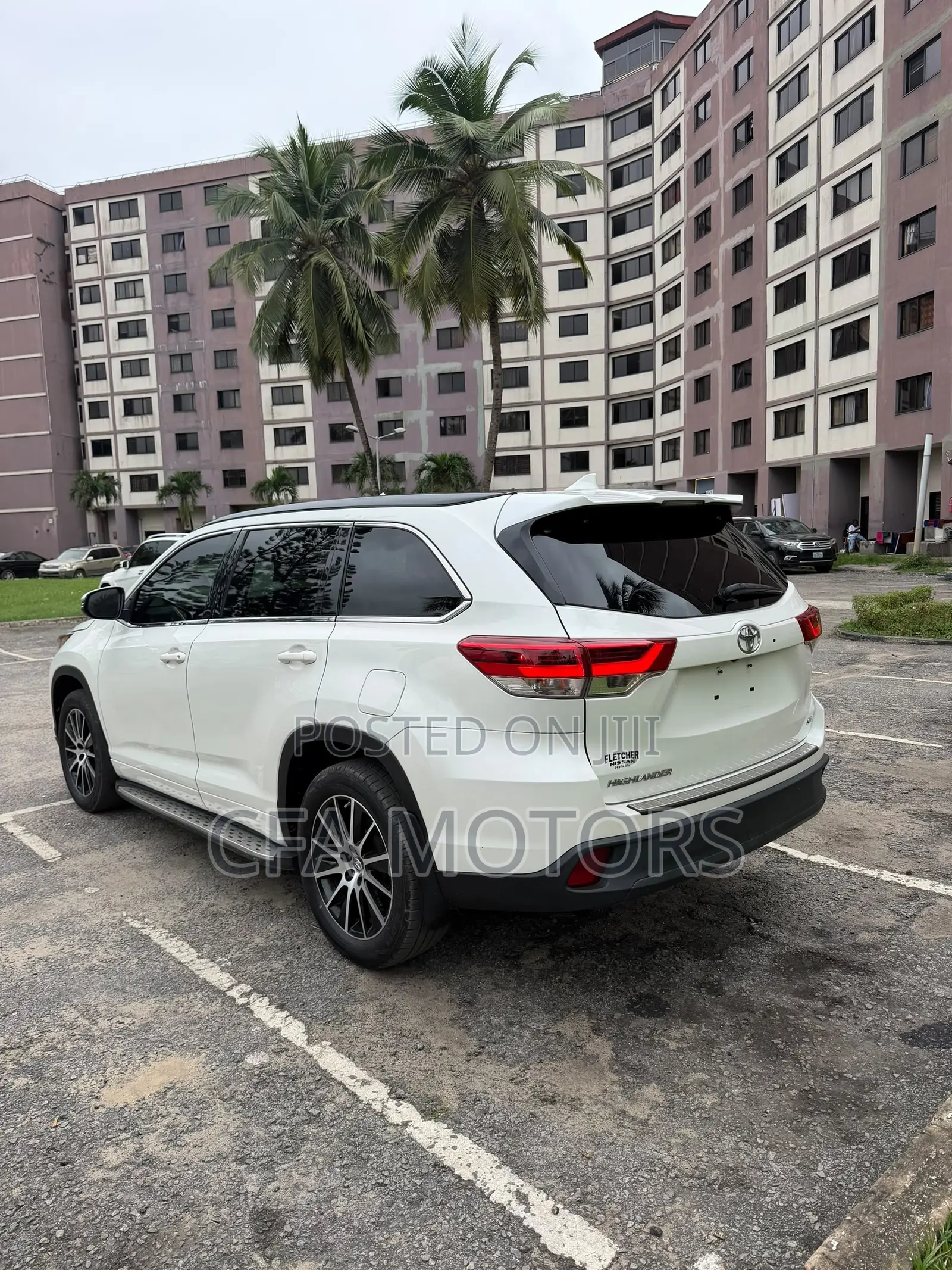 Toyota Highlander SE 4x2 V6 (3.5L 6cyl 8A) 2017 White