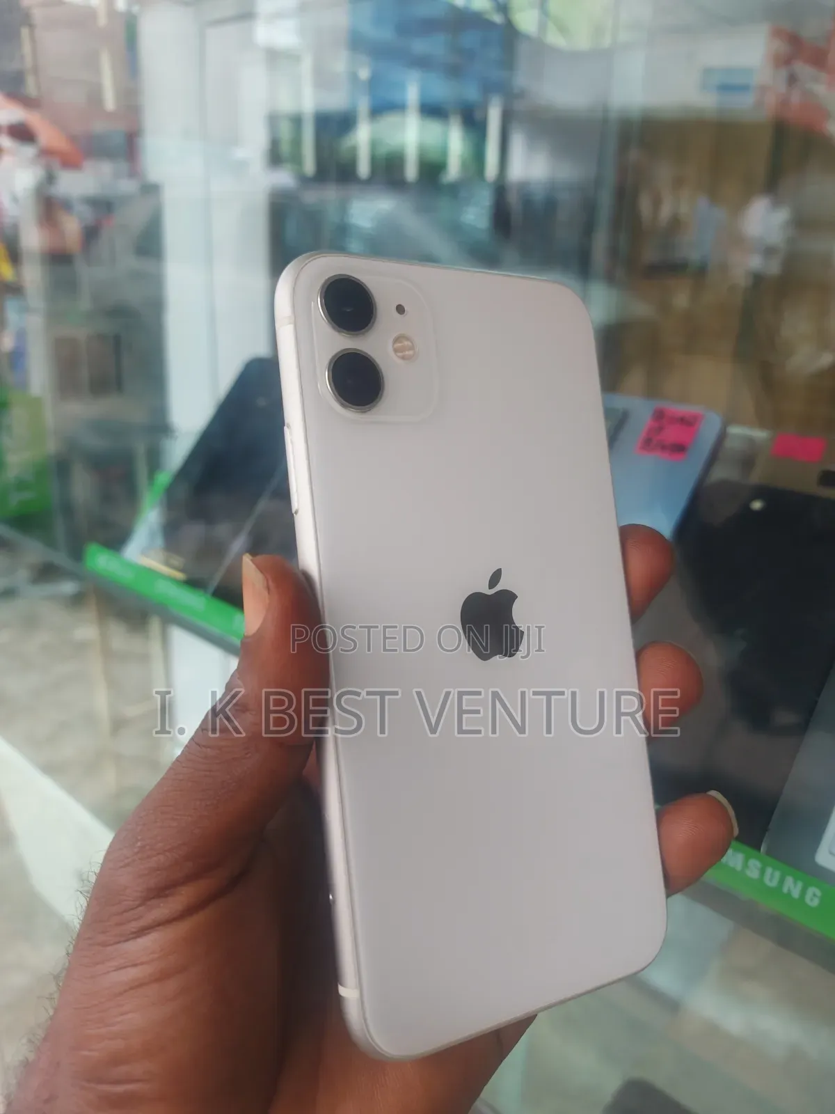 Apple iPhone 11 64 GB White