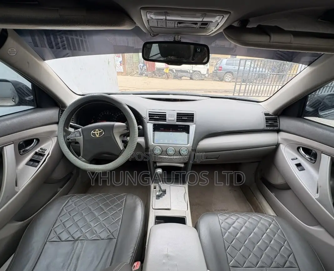Toyota Camry SE V6 4dr Sedan (3.5L 6cyl 6AM) 2009 Gray