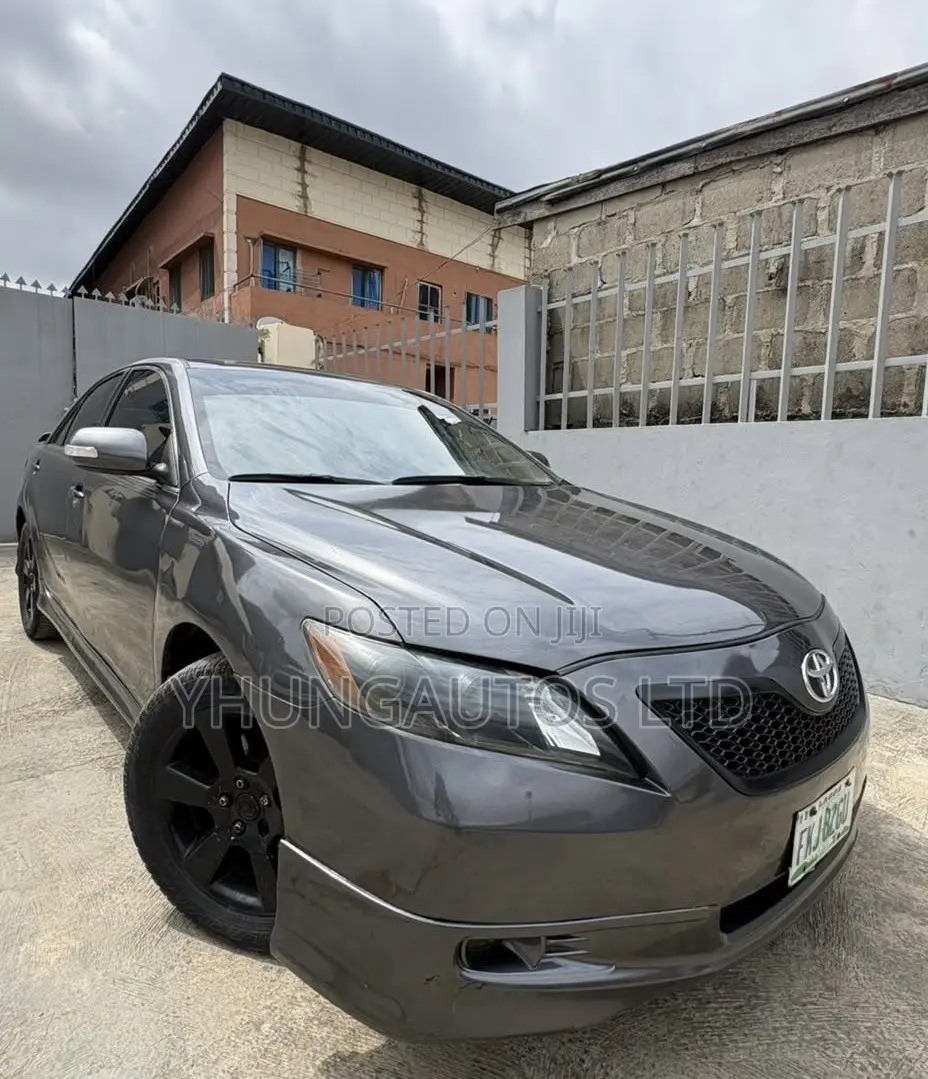 Toyota Camry SE V6 4dr Sedan (3.5L 6cyl 6AM) 2009 Gray