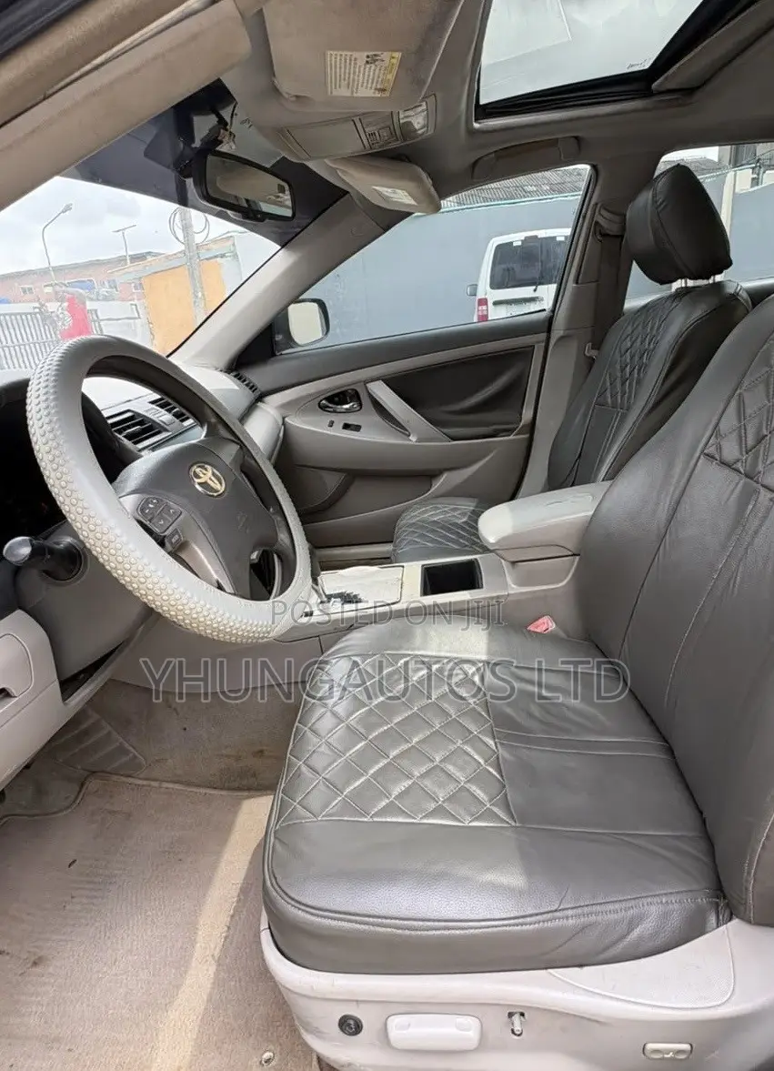 Toyota Camry SE V6 4dr Sedan (3.5L 6cyl 6AM) 2009 Gray