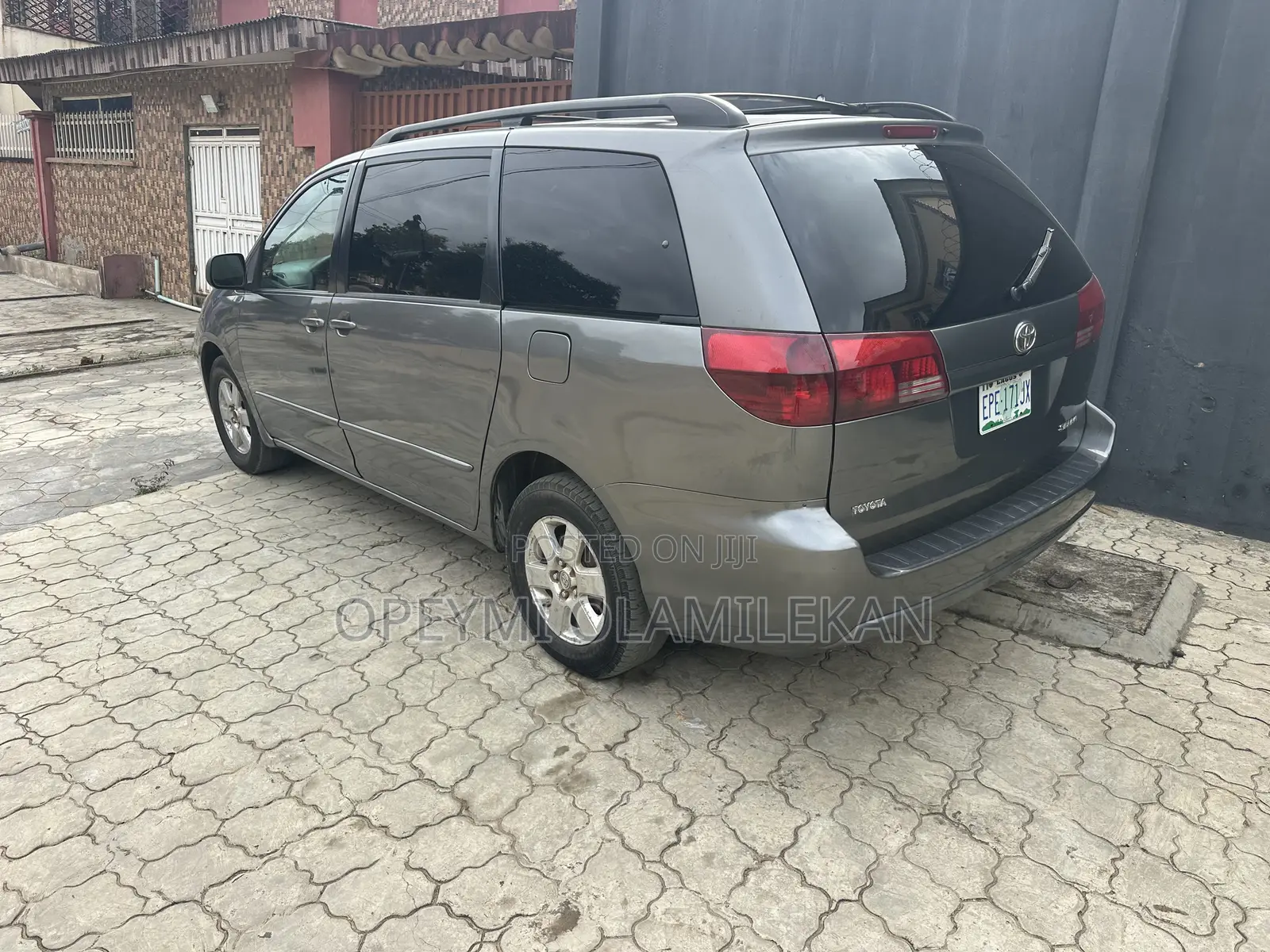 Toyota Sienna LE AWD 2005 Gray